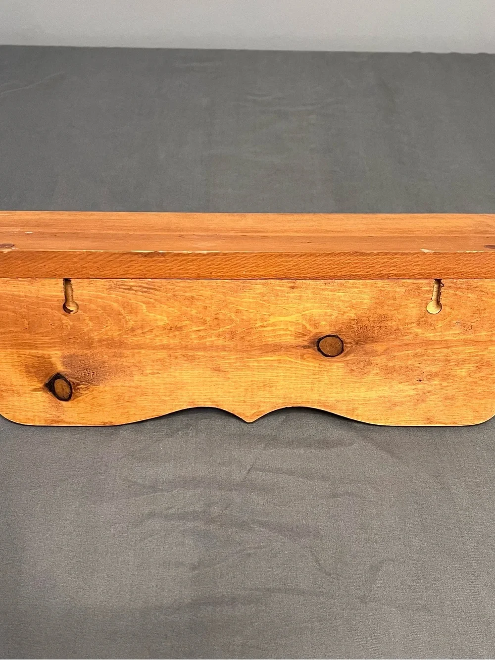 VTG Handmade Wood Scalloped Wall Display Knick Knack Shelf W/ 2 Pegs Cottagecore